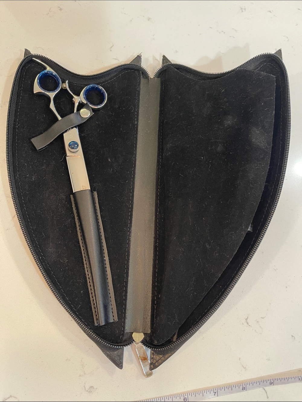 Shark Fin Professional Shears Right Hand 440-A In Case